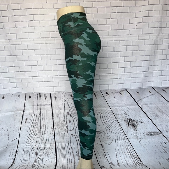 Beyond Yoga Glittery Camouflage High Rise Leggings Women’s Size Medium EUC - Picture 5 of 12